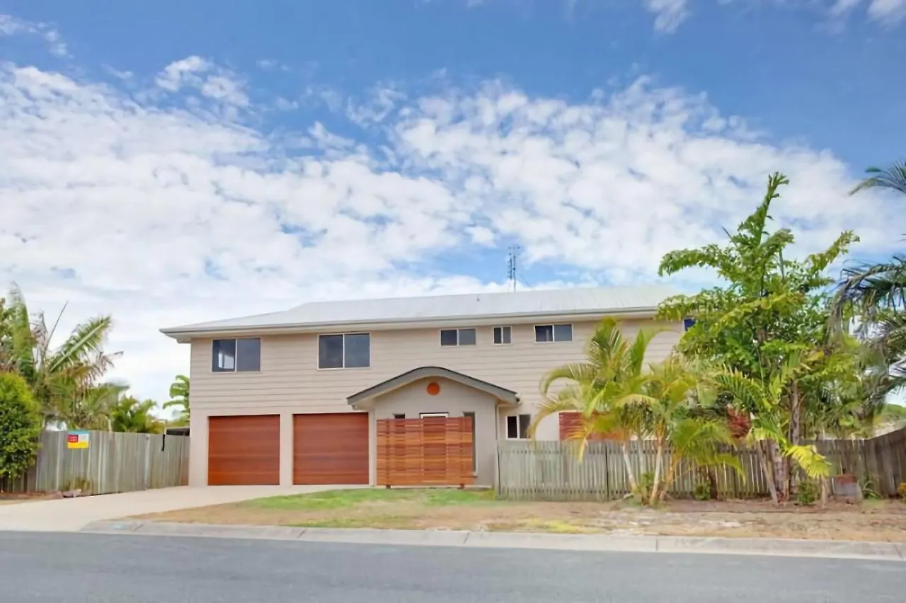 29 Cypress Avenue Rainbow Beach 0*,